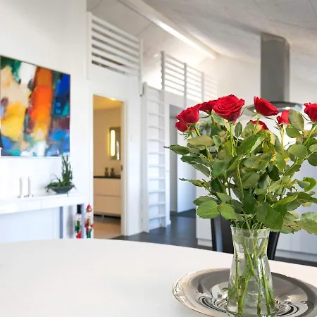 Three-bedroom Holiday In 51 * Blåvand