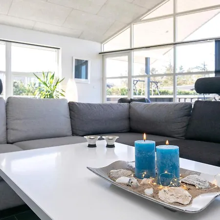 Dom wakacyjny Three-bedroom Holiday In 51 Blåvand