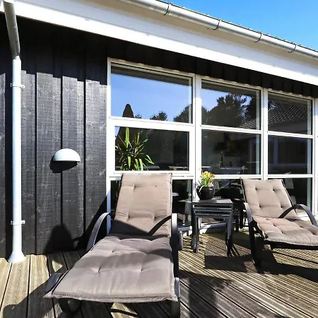 Three-bedroom Holiday In 51 Dom wakacyjny *